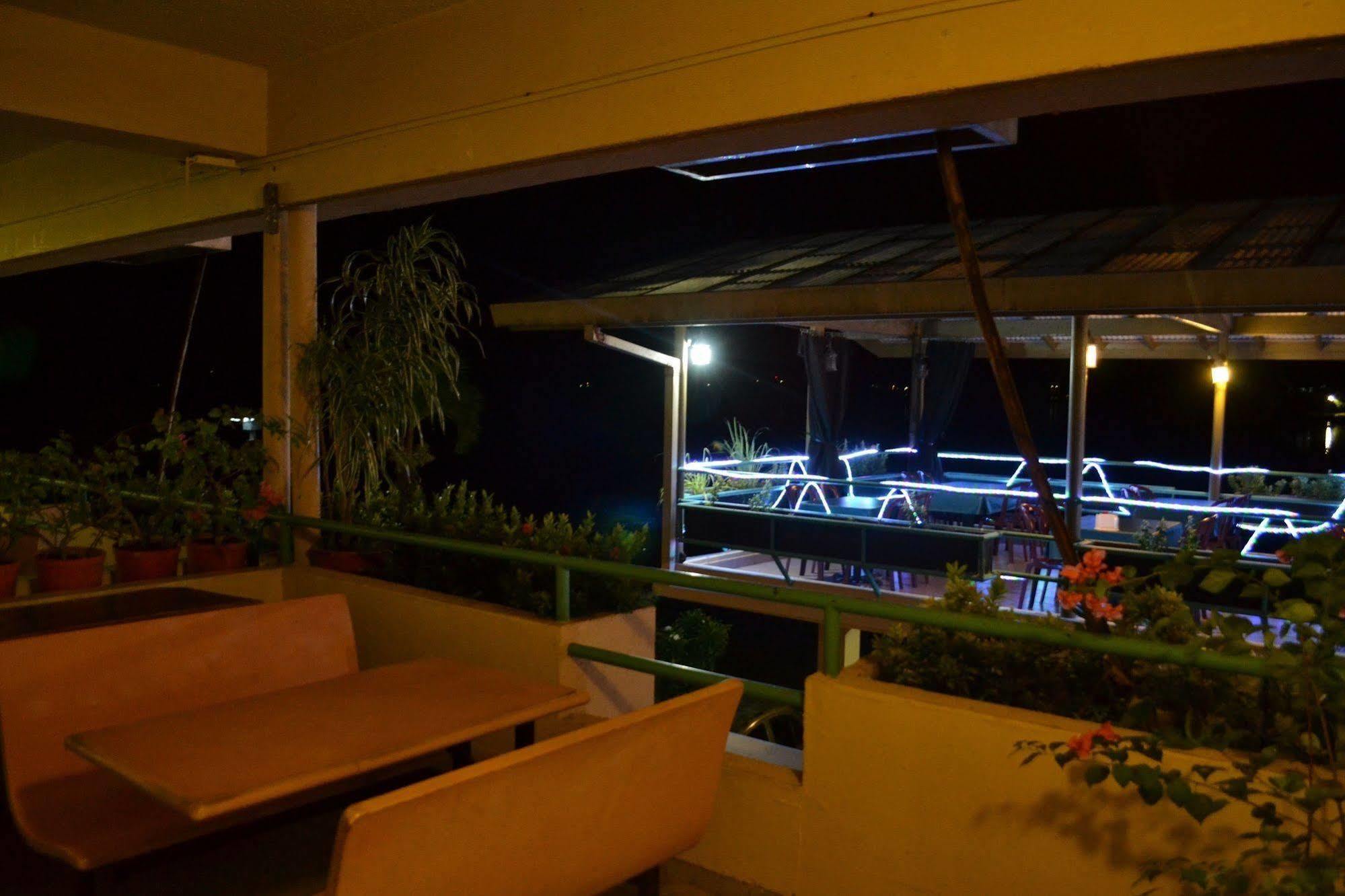 West Plaza By The Sea Hotel Koror Exterior foto